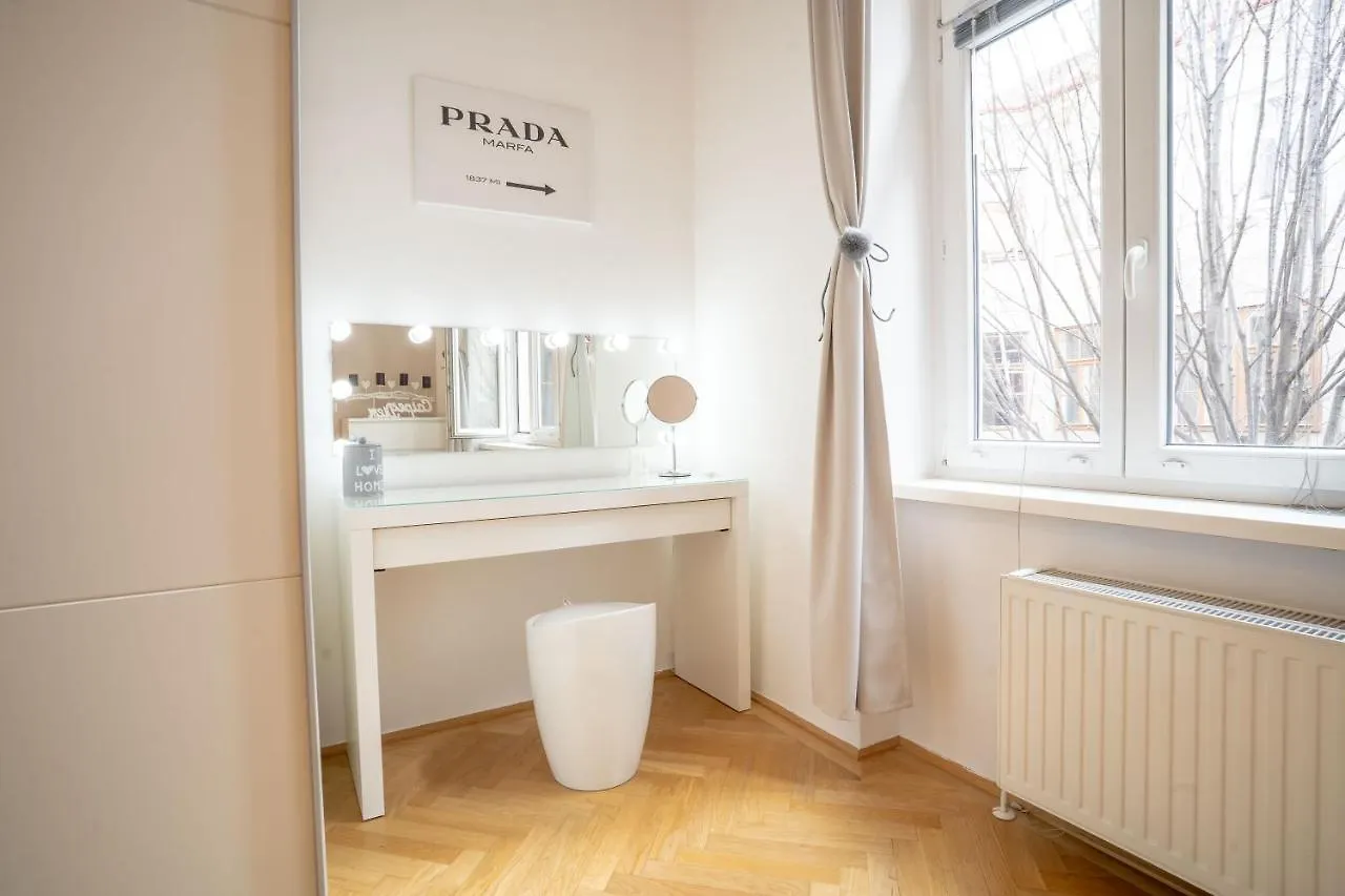 Apartment Ferienwohnung Cozy Modern Nest In The Heart Of Vienna With Netflix Österreich